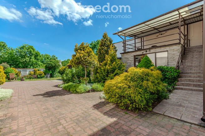 Dom w centrum Nadarzyna na firmę, mieszkaniowy