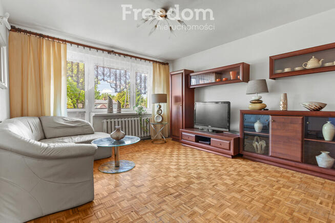 Dom w centrum Nadarzyna na firmę, mieszkaniowy