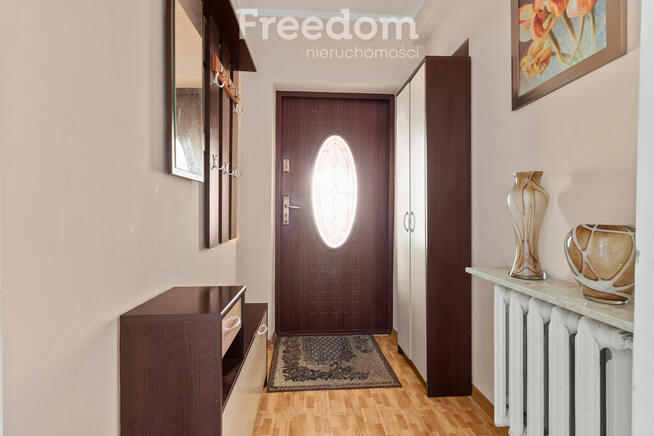 Dom w centrum Nadarzyna na firmę, mieszkaniowy