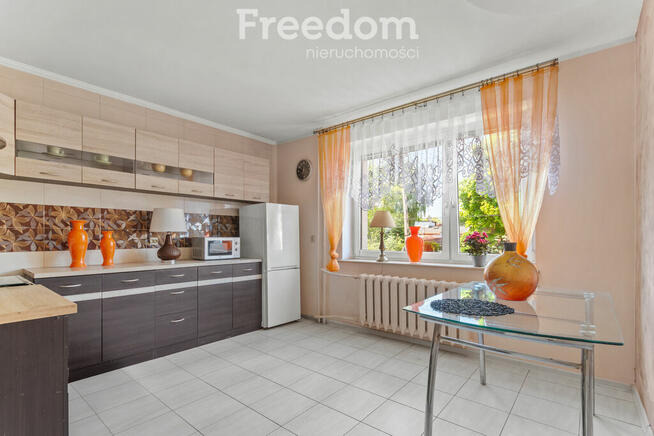 Dom w centrum Nadarzyna na firmę, mieszkaniowy