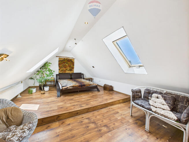 Dwa mieszkania + działka w Karnieszewicach