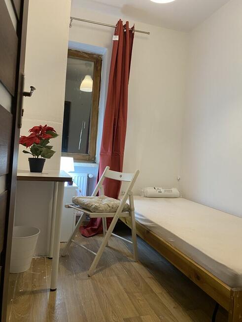 Room for rent 25 June