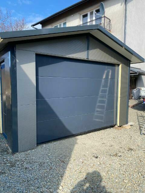 Solidne Garaże blaszane z płyty warstwowej ocieplane