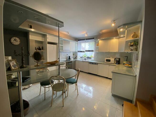 Na sprzedaż – narożny szeregowiec w doskonałej lokalizacji