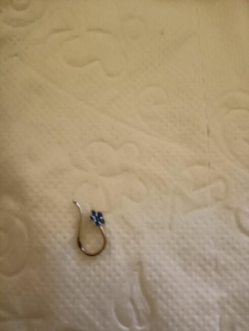 fake piercing, klips do nosa, kwiat, cyrkonie