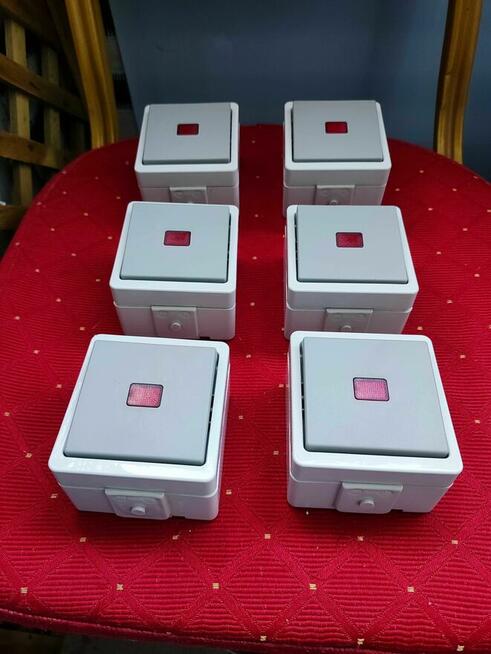 Wyłącznik włącznik Przełącznik IP44 pojedyńczy natynkowy