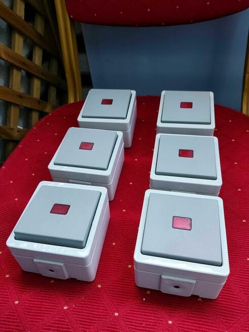 Wyłącznik włącznik Przełącznik IP44 pojedyńczy natynkowy