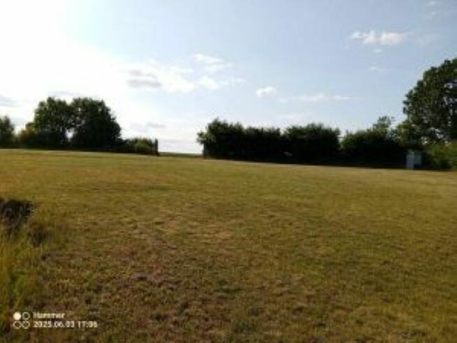 Działka 1.25 h z linią brzegową jeziora, plaża i winnicą