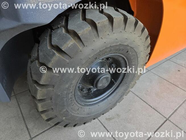 Wózek Widłowy TOYOTA 8FG25 , Kabina wolny skok TOYOTA 8FGF25