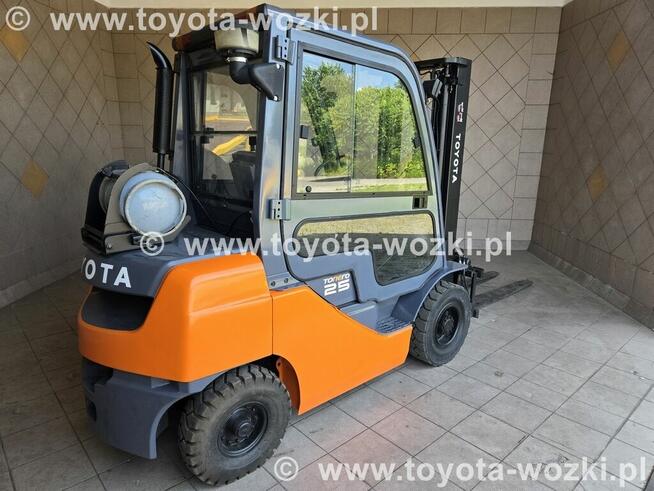 Wózek Widłowy TOYOTA 8FG25 , Kabina wolny skok TOYOTA 8FGF25