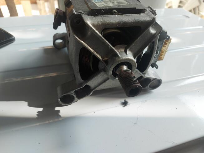 Silnik pralki INDESIT Welling HXGK1L.51