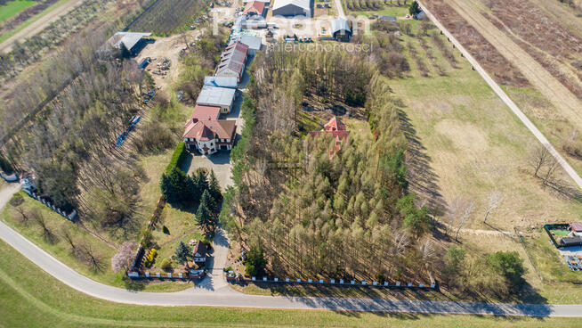 Hale magazynowo -produkcyjne z budynkiem biurowym