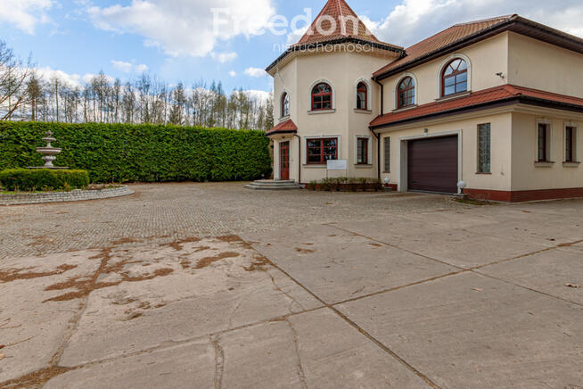 Hale magazynowo -produkcyjne z budynkiem biurowym