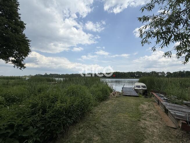 Pierwsza linia zabudowy nad Narwią