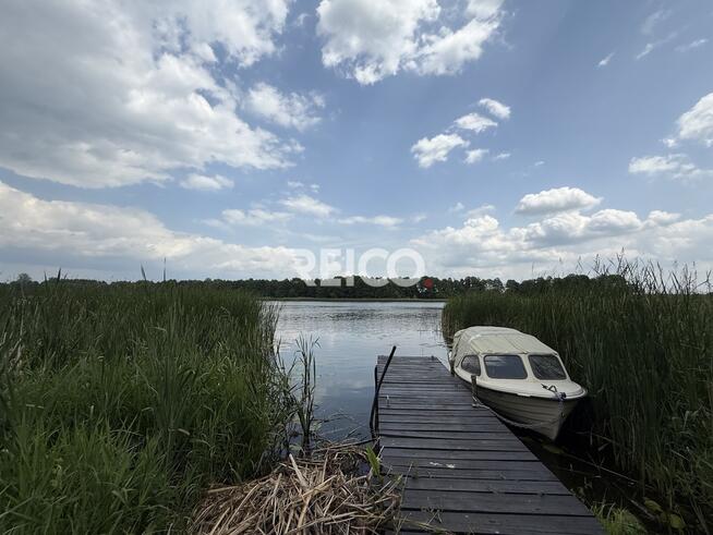 Pierwsza linia zabudowy nad Narwią
