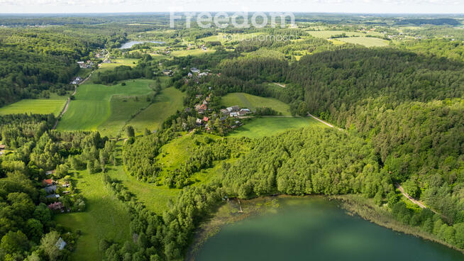 Atrakcyjna działka z dostępem do jeziora !
