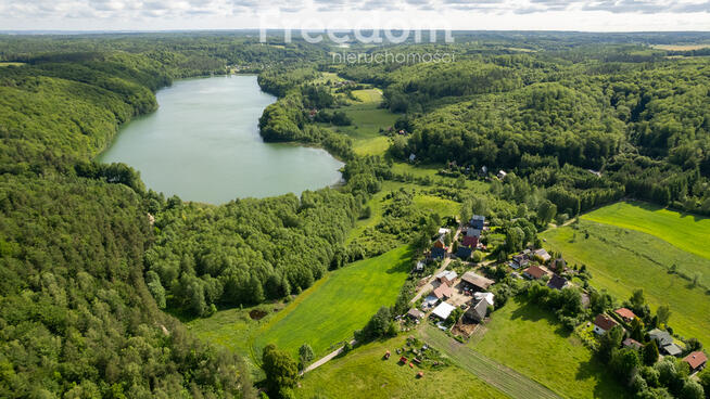 Atrakcyjna działka z dostępem do jeziora !