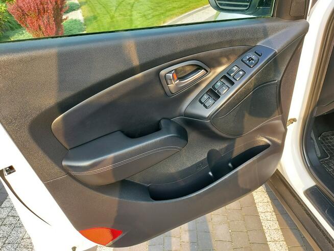 Hyundai ix35 1.6 benzyna xenon lift grzane fotele