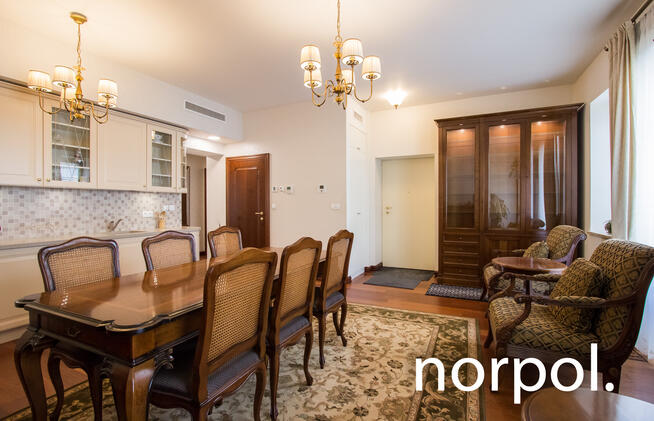 Bardzo elegancki apartament przy samym Wawelu. Dodatkowo basen, siłownia, sauna