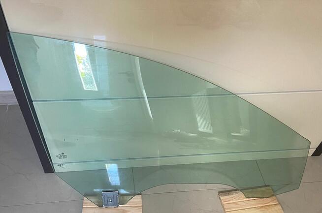 Szyba boczna Prawa i Lewa Passat CC 2008-2011