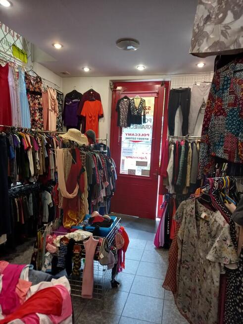 Odstąpię sklep z odzieżą używaną