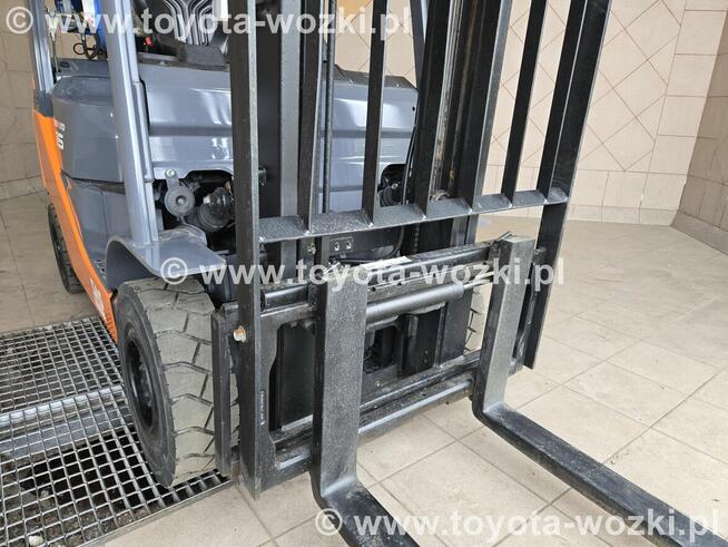 Wózek widłowy TOYOTA 8FGF15 jak nowy, 8FG15 widlak Linde