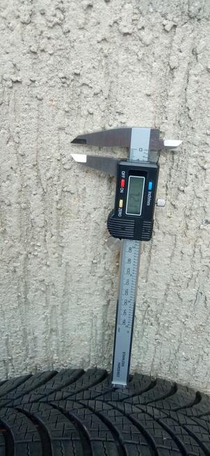 Felgi z oponami całorocznymi GOODYEAR 4SEASONS 195/65R15