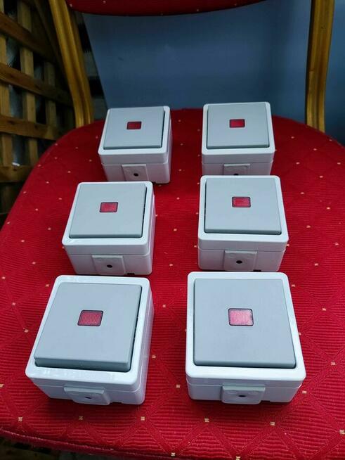 Wyłącznik włącznik Przełącznik IP44 pojedyńczy natynkowy