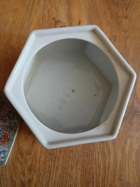Bombonierka szkatułka porcelana stara