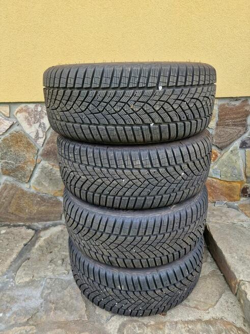 Zimowe felgi aluminiowe 17 VOLVO z oponami GOODYEAR 235/45r