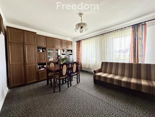 Dom z dużą działką i budynkami gospodarczymi