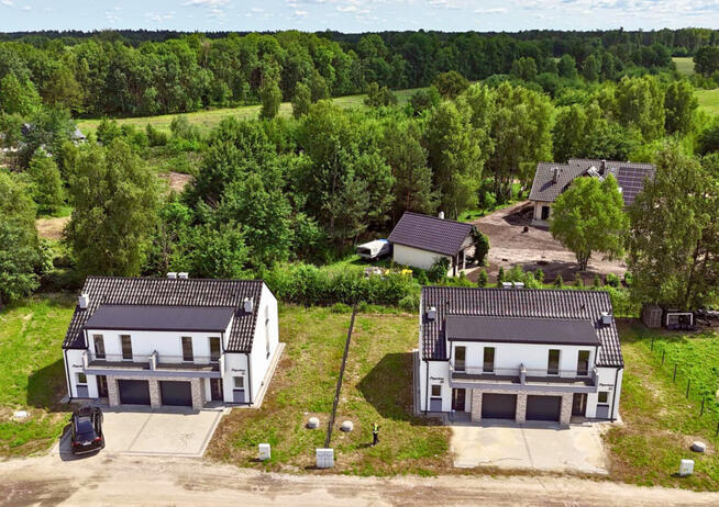 Bliźniak w stanie deweloperskim - Białuń