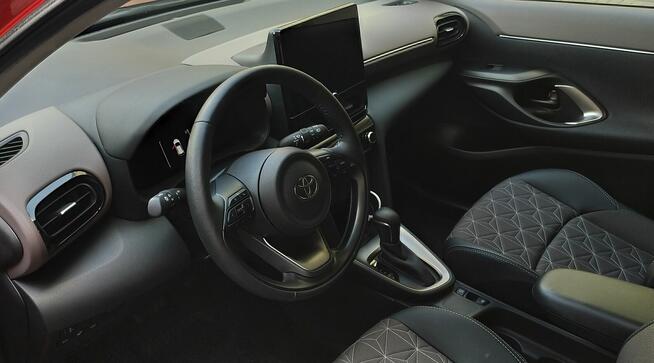 Toyota Yaris Cross Hybryd automat 130 KM 1500 cm^3