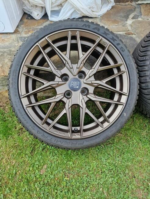 Felgi aluminiowe 17 SMART BRABUS z oponami zimowymi MAXXIS