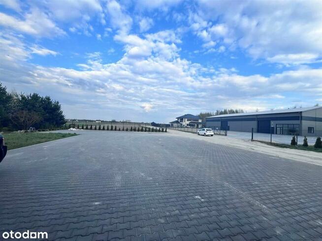 Nowoczesna samodzielna hala z parkingiem