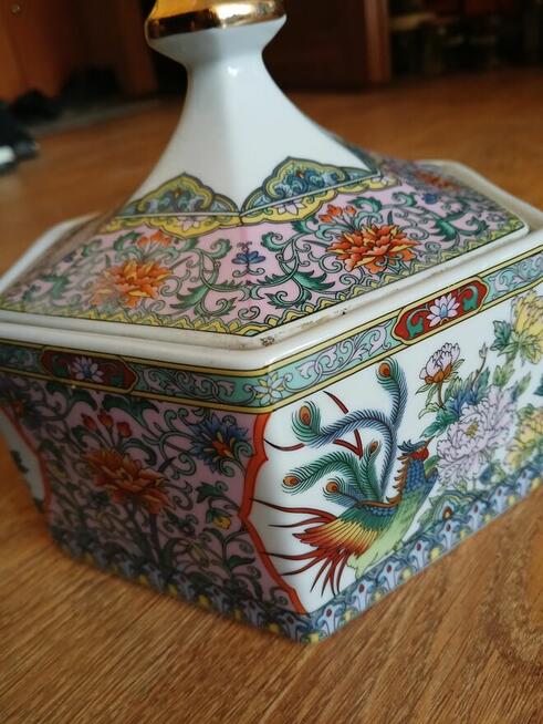 Bombonierka szkatułka porcelana stara