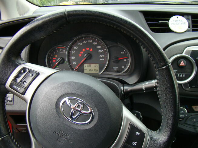 TOYOTA YARIS 1,4 BENZYNA CZUJNIKI PRZÓD+TYŁ