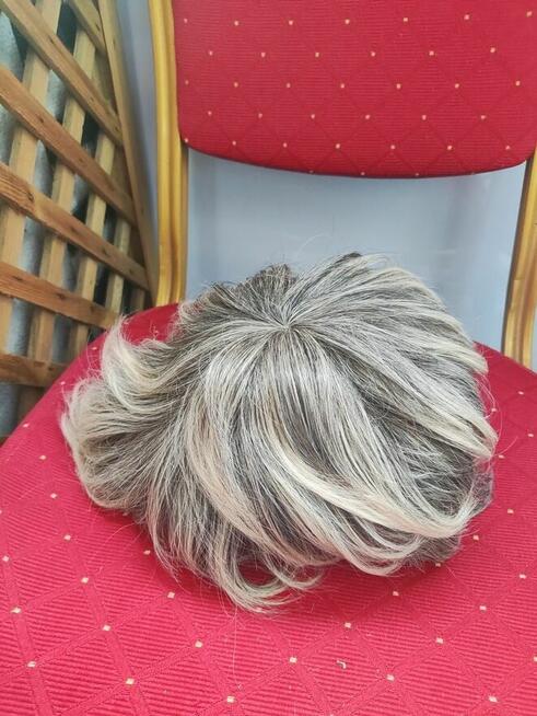 Peruka Damska Krótkie Włosy Blond dla Kobiet pasemka balejaż