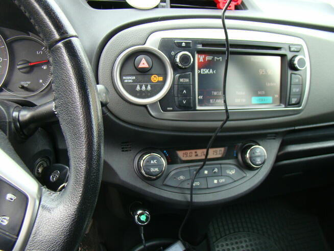 TOYOTA YARIS 1,4 BENZYNA CZUJNIKI PRZÓD+TYŁ