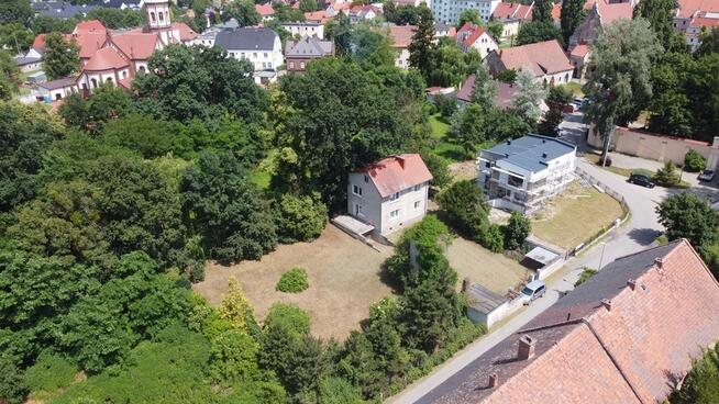 Przytulny dom przy parku z dużą działką