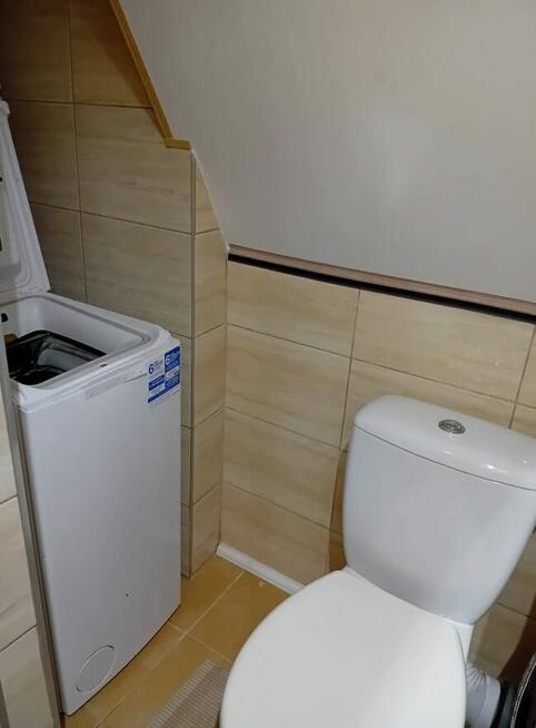 Ładny samodzielny pokój z łazienką i aneksem kuchennym