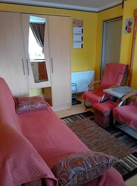 Ładny samodzielny pokój z łazienką i aneksem kuchennym