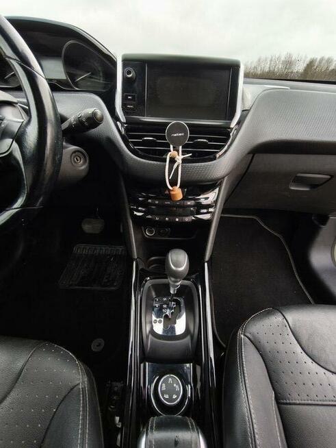 Peugeot 2008, 2017r 1.2 benzyna