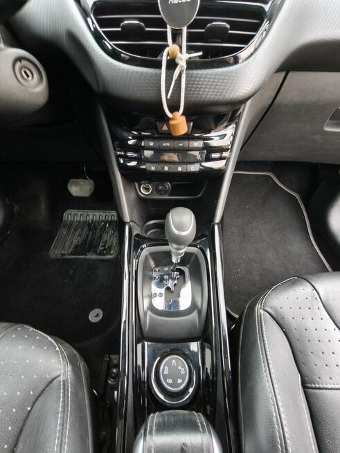 Peugeot 2008, 2017r 1.2 benzyna