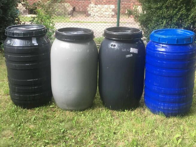 Beczki plastikowe na wodę 220 litrów CZYSTE Z DEKLAMI