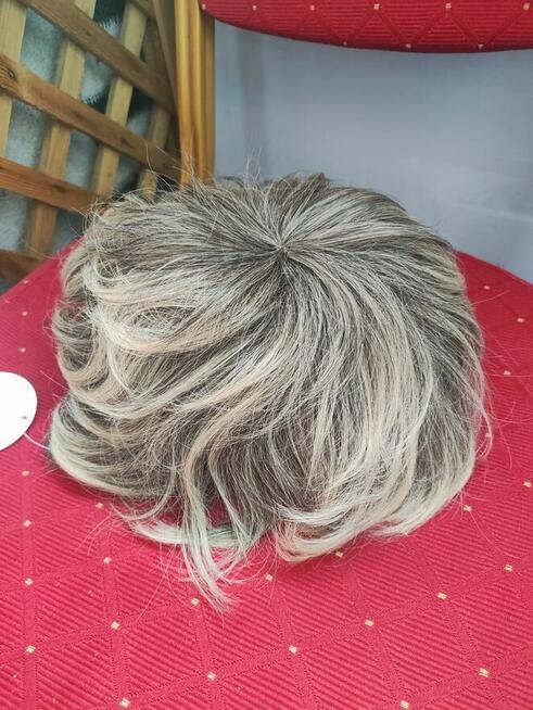 Peruka Damska Krótkie Włosy Blond dla Kobiet pasemka balejaż