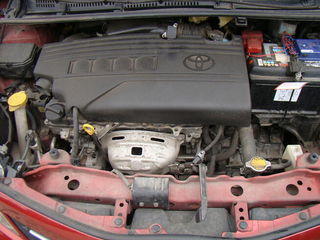 TOYOTA YARIS 1,4 BENZYNA CZUJNIKI PRZÓD+TYŁ