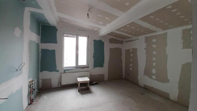 2 pokoje w kamienicy. Ścisłe centrum Łodzo