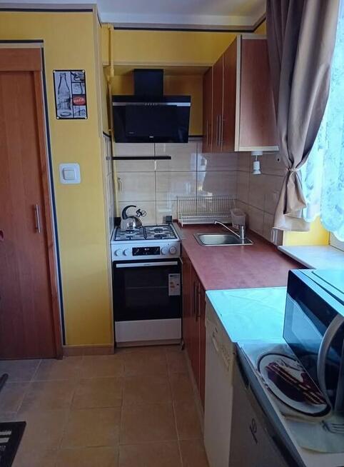 Ładny samodzielny pokój z łazienką i aneksem kuchennym