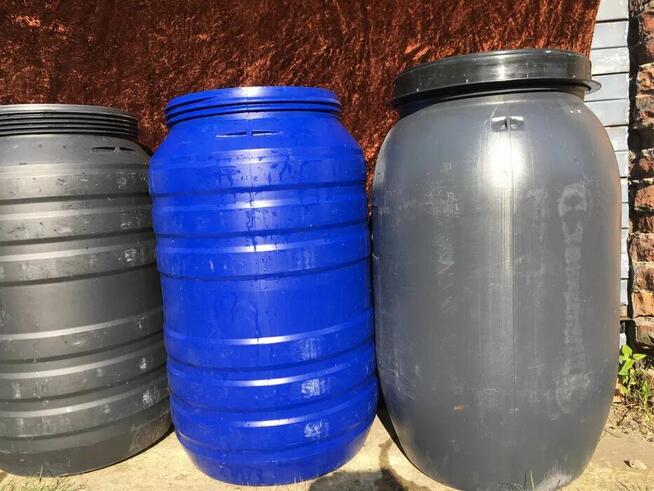 Beczki plastikowe na wodę 220 litrów CZYSTE Z DEKLAMI